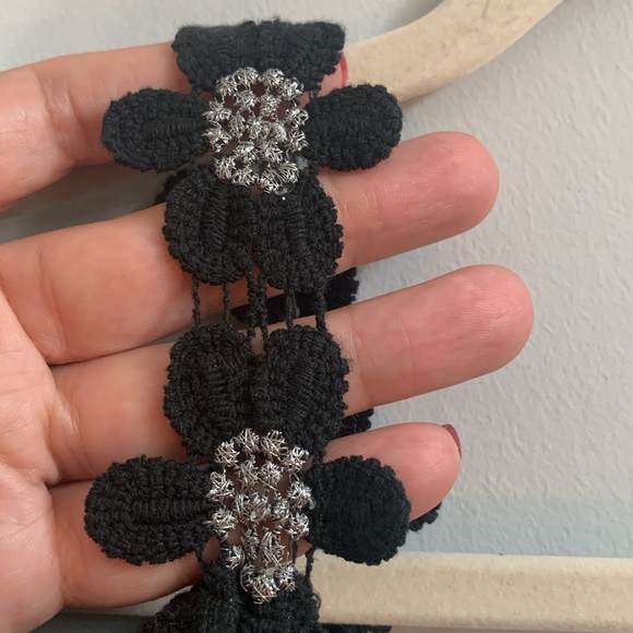 Dis Moi, stunning black Italian lace cold shoulder top, L-XL - Picture 3 of 11